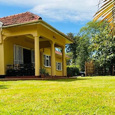 Buutu Nest Bed and Breakfast Jinja Buitenkant foto