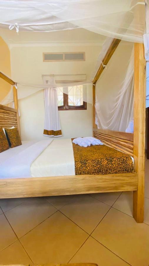 Buutu Nest Bed and Breakfast Jinja Buitenkant foto