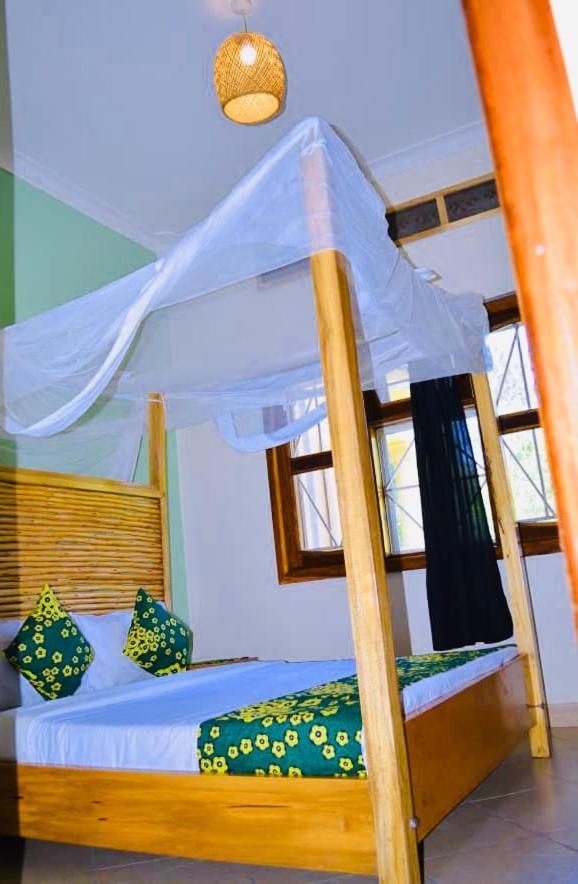 Buutu Nest Bed and Breakfast Jinja Buitenkant foto